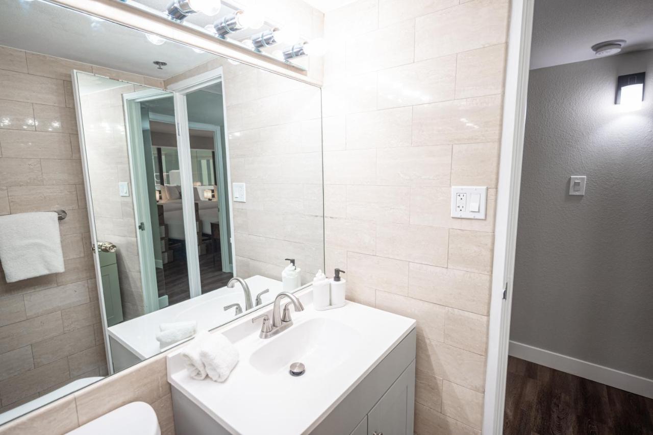 Right On The Strip - 3br 1110