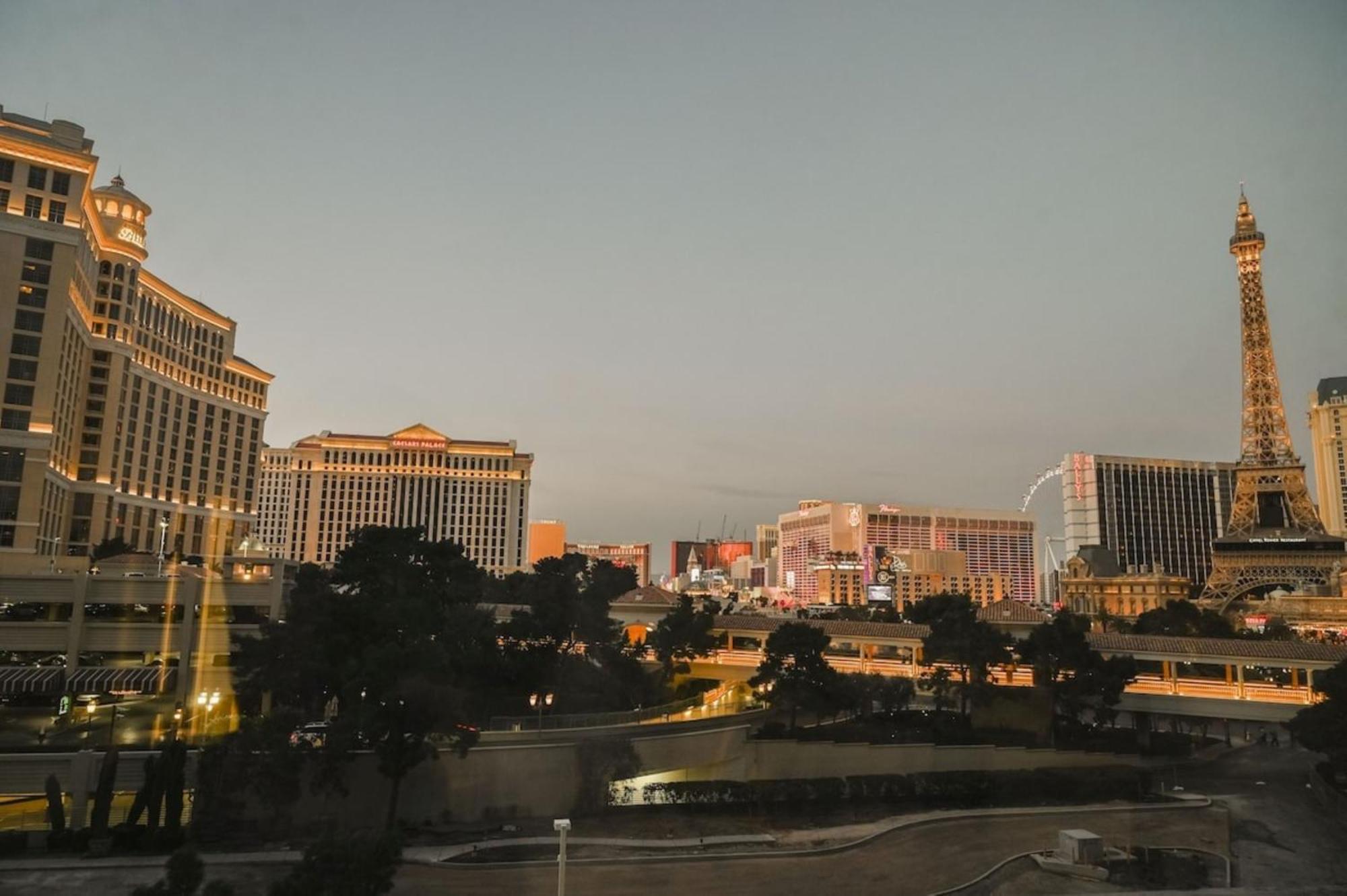 Aparthotel Right On The Strip - 3br 1110